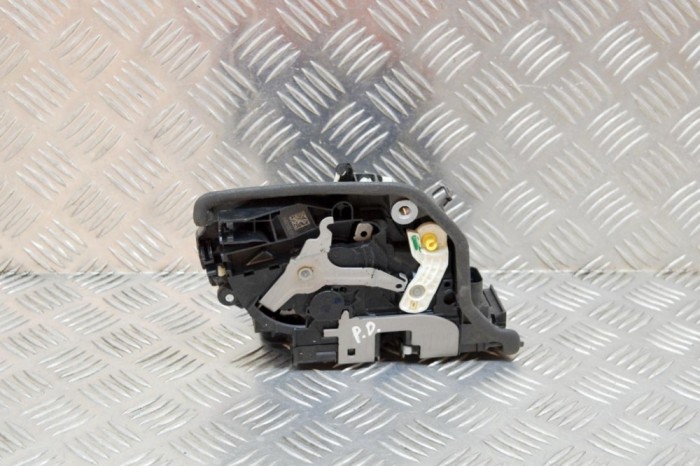 &Icirc;ncuietoare ușă dreapta față BMW X3 G01, F97 2019 OEM: 9492100 13156776
