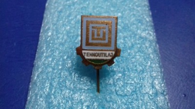 insigna TEHNOUTILAJ Buc. foto