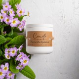 Cumpara ieftin Set lumanare parfumata Briza de flori de primavara, suport lumanare, accesoriu elegant pentru stins lumanarea si foarfeca de taiat fitil lumanare
