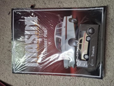 Macheta plus revista trabant foto