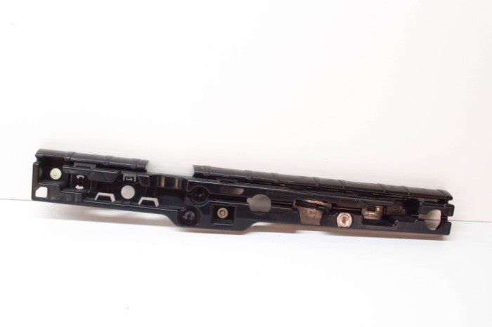 Suport prag lateral BMW 5 G30 2018 OEM: 7387346 15305631