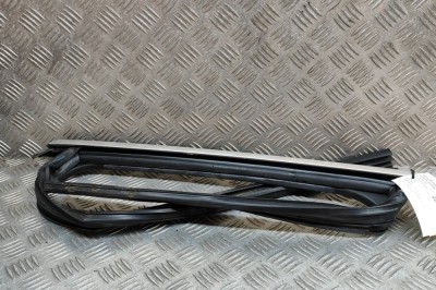 Bandou superior ușă dreapta spate AUDI Q5 FY 2018 OEM: 80A839432A 21881258 foto