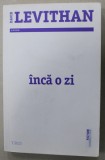 INCA O ZI de DAVID LEVITHAN , 2016 , PREZINTA HALOURI DE APA