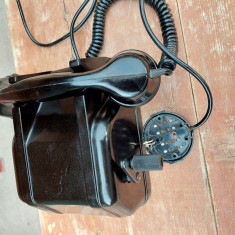 Telefon vechi din perioada interbelica.Este in stare impecabila.