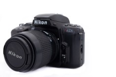 Aparat foto film Nikon N6006 cu Nikon 35-80mm f4-5.6 foto