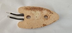 SAMOTA FIER DE CALCAT ,NOUA NEFOLOSITA .LUNGIME 15,5 CM INTRE GAURI 6,5 CM