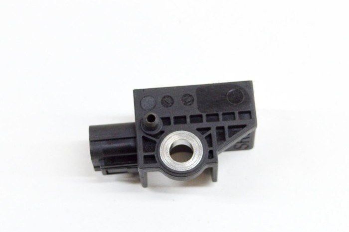 Senzor de impact dreapta spate HONDA CIVIC X Hatchback FC_, FK 2017 OEM: 77970-TX6-A011-M4,5WK44972 | 18056593