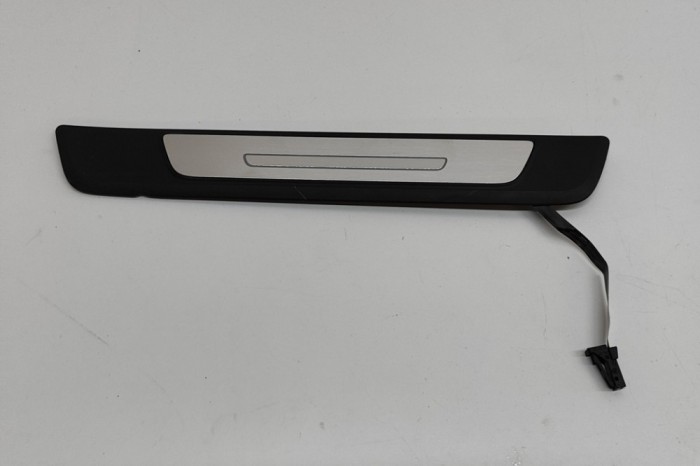 Ornament prag dreapta spate AUDI Q8 E-TRON Sportback 2024 OEM: 4KE947428 31158561