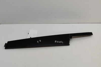 Ornament vertical ușă dreapta față LAND ROVER RANGE ROVER VELAR L560 2018 OEM: J8A2-20554-A | 27525144 foto