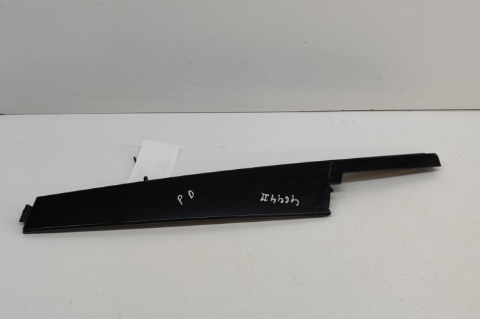 Ornament vertical ușă dreapta față LAND ROVER RANGE ROVER VELAR L560 2018 OEM: J8A2-20554-A | 27525144