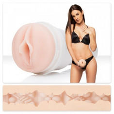 Vagine aproape reale - Fetele Fleshlight Claire Castel Vagin Dorcel foto