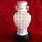 VAZA PORTELAN PERFORAT CHINA CU SUPORT LEMN 18.5 CM