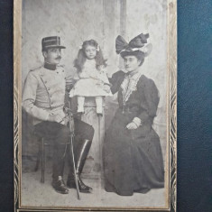 Fotografie pe carton, militar cu familia, 1907