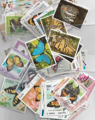 PLIC FILATELIC 50 TIMBRE STRAINE DIFERITE STAMPILATE TEMA FLUTURI+ BONUS foto