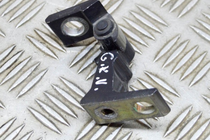 Balama ușă st&acirc;nga spate VW PASSAT B8 3G2 2017 OEM: 8X0831403E,A046574 | 17186405
