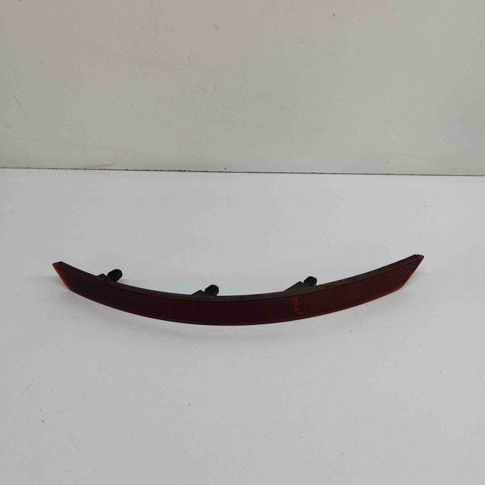 Reflector bara de protecție dreapta spate SKODA SUPERB III 3V3 2016 OEM: 3V5945106 29502451