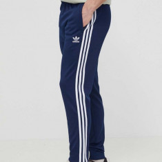 adidas Originals pantaloni de trening Adicolor Classics SST culoarea bleumarin, cu imprimeu, IR9887