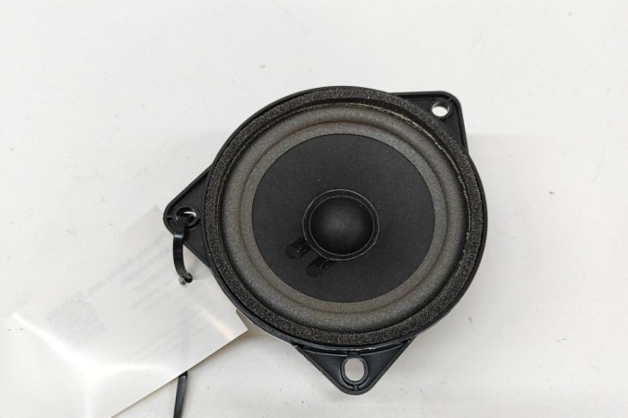 Difuzor ușă dreapta față AUDI E-TRON GT 2022 OEM: 971035415E | 31655947
