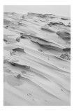 Tablou Canvas, "V&acirc;ntul modelează nisipul elegant", Dune, Nisip, Texturi, Eolian, Monocrom, V&acirc;nt, Linie, Unduire, Natură, Peisaj., 26 x 39 cm, CMCLASS