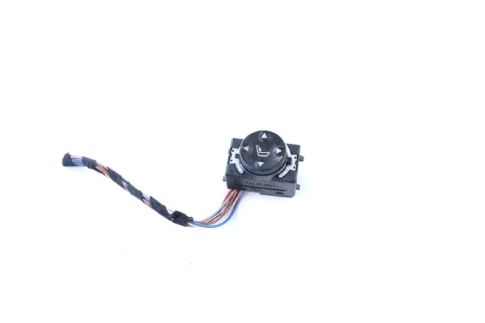 Buton de control scaun dreapta LAND ROVER RANGE ROVER III L322 2007 OEM: 03060040,8360877 10888334