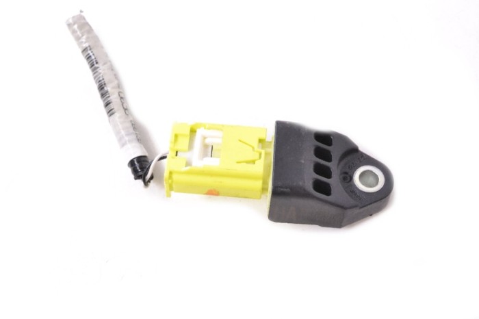 Senzor de impact dreapta spate TOYOTA AURIS _E18_ 2018 OEM: 89831-02160 11438074