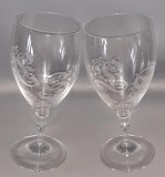 DOUA PAHARE DIN STICLA/CRISTAL, GRAVATE CU MONOGRAMA SI IMAGINE, SEMNATE