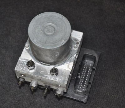Pompa ABS BMW 5 E60 2005 OEM: 6769703026523413467587430265950375 2107293 foto