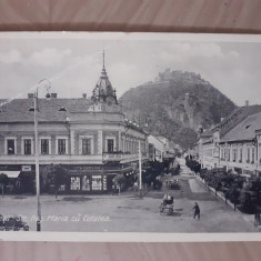 CARTE POSTALA DEVA STR.REGINA MARIA CU CETATEA.INTERBELICA.