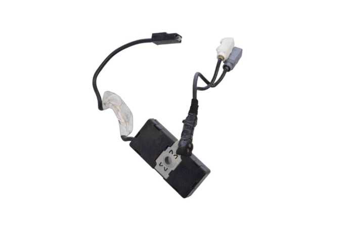 Amplificator de antena TESLA MODEL S 2016 OEM: 1012002-01-B