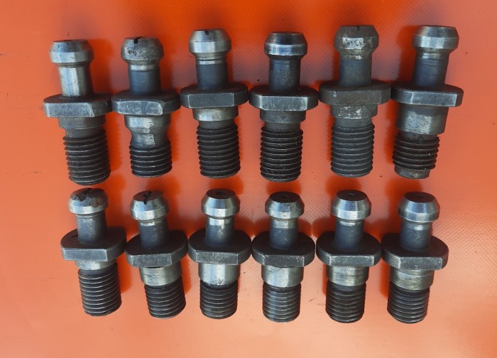 B101 Tirete con freza CNC ISO 50
