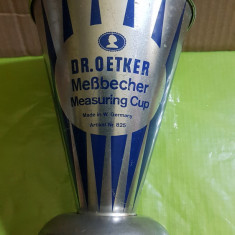 D474-I-DR. OETKER Cupa masurat bucatarie veche metal perioada interbelica.