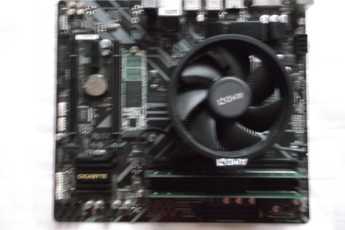 Kit Gaming Gigabyte B450M DS3H + Ryzen 5 2600 + 16gb ddr4 socket AM4,cooler ,bonus