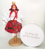 Cumpara ieftin Set Botez Traditional , Costum Traditional Fetite Floral - 2 piese costumas si cutie botez, Ie Traditionala