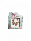 Martisor tip brosa cu model fluturas cu perla alba pentru 1 si 8 martie