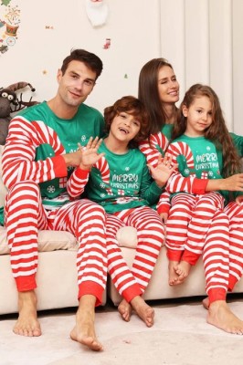 SET 4 Pijamale de Craciun, Family, Verde cu Rosu si Alb, cu Motive de Sarbatoare foto