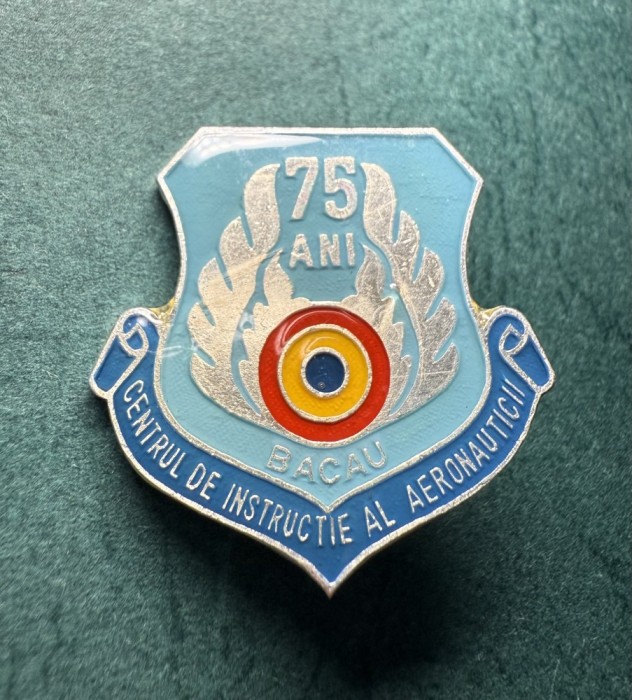 Insigna militara aniversara 75 ani Centru de instructie al Aeronauticii Bacau