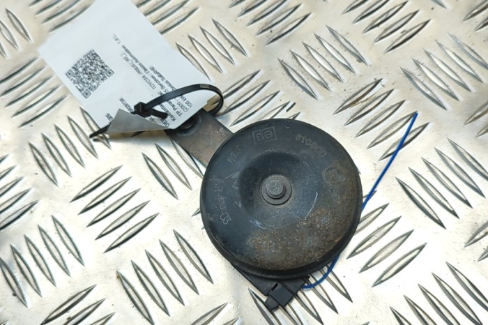 Claxon TOYOTA PRIUS _W3_ 2015 OEM: 86510-28130 | 32041152