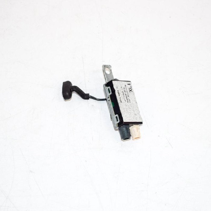 Amplificator de antena TESLA MODEL X 2017 OEM: 1063876-00-C 3264348