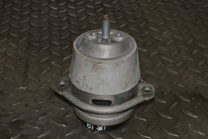 Suport motor dreapta PORSCHE CAYENNE 92A 2016 OEM: 7p6199131c | 14379557