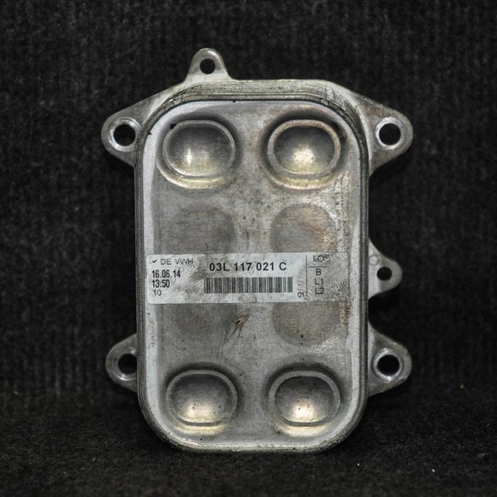 Răcitor de ulei AUDI Q5 8R 2011 OEM: 03L117021C | 2044481