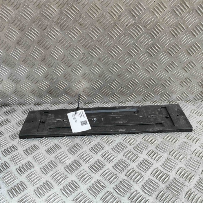 Suport număr de &icirc;nmatriculare TESLA MODEL Y 2024 OEM: 1631636-00-B 30760834