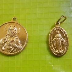 D128- 2 Medalioane IISUS HRISTOS-SF. FECIOARA MARIA pe tron Ave Maria.