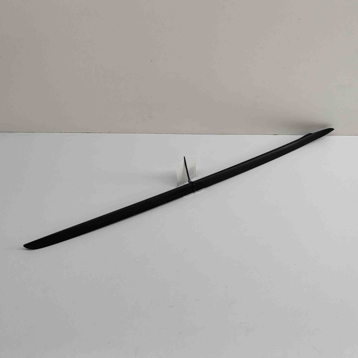 Ornament vertical parbriz dreapta VW TOUAREG 7P5 2015 OEM: 7P6854328A