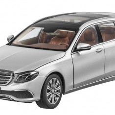 Macheta Oe Mercedes-Benz E-Class 1:18 Estate Argintiu B66960384