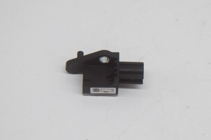 Senzor de impact st&acirc;nga față PORSCHE PANAMERA 970 2013 OEM: 970.618.221.02,97061822102,E42BBD18DD 12248079