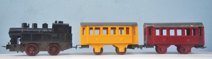 Trenulet vechi de colectie fabricat in Ungaria MAV 22001 perioada 1970 - 1980