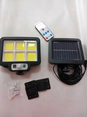 Set 6 proiectoare LED solare cu senzor de mișcare și telecomandă foto