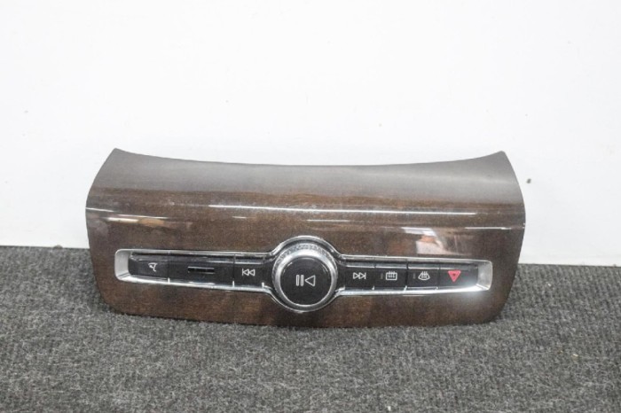 Buton player muzical VOLVO XC90 II 2019 OEM: 31346789,31366814 11300085