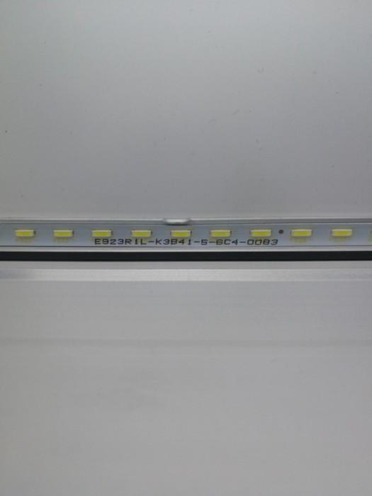 Barete LED E923R1L-K3B41-5-6C Ecran Curbat TPT400UA -FN06.S Din Philips BDM4037U