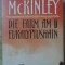 DIE FARM AM EUKALYPTUSHAIN-TAMARA MCKINLEY-235113
